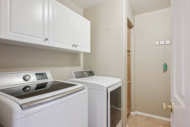 Building Photo - 6664 E Virginia St