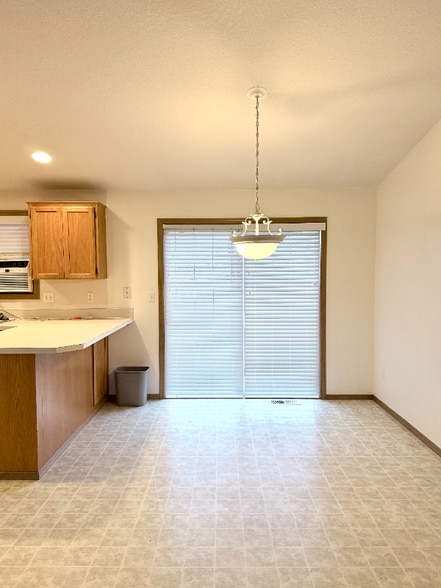 Building Photo - 109 Wilshire Way