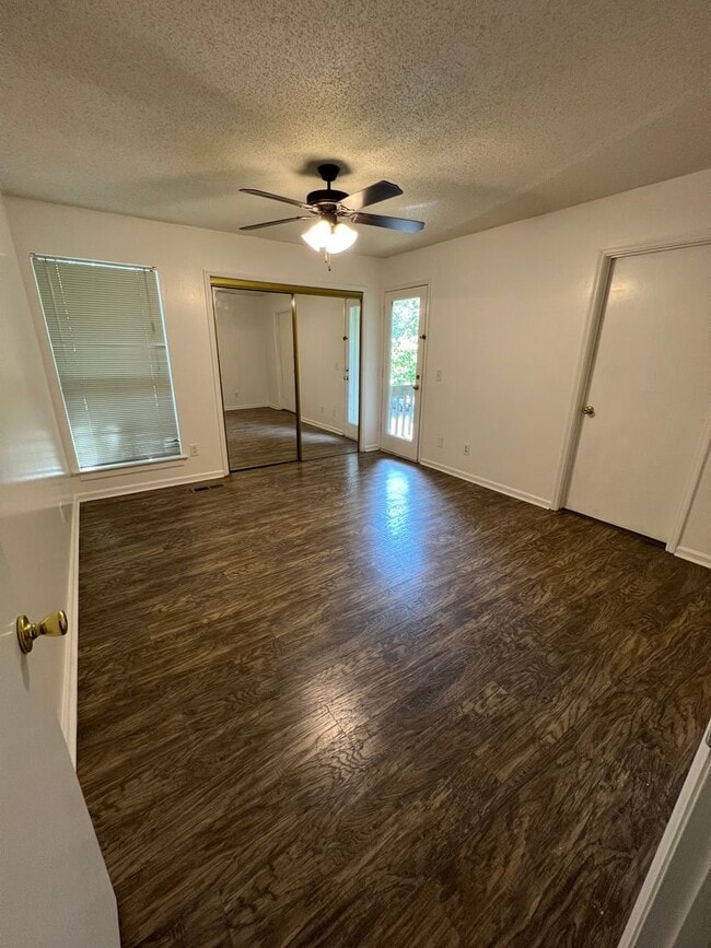 Building Photo - Spacious Unit at Crossland Downs (Across f...
