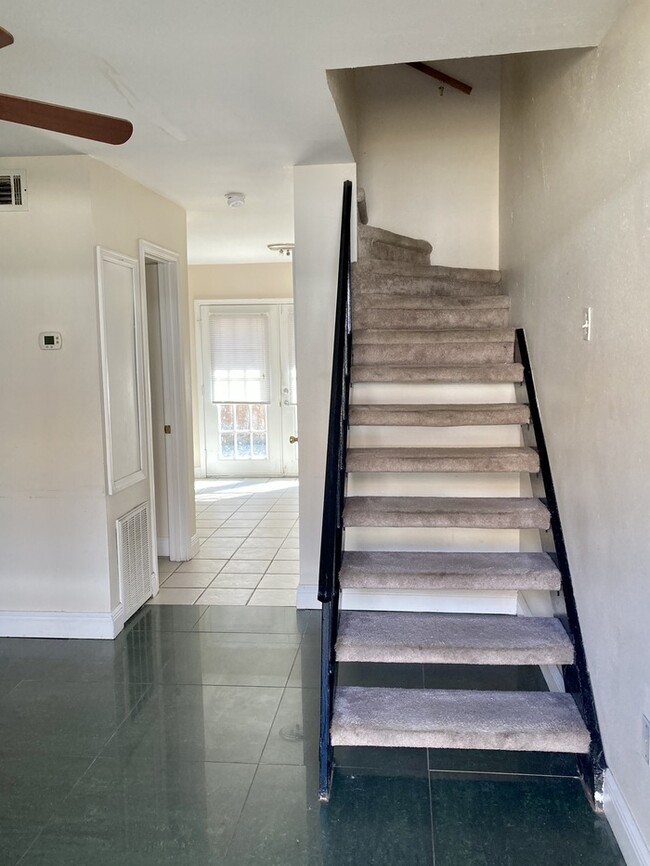 Building Photo - Beautiful 2/1.5 townhouse in Long Beach, MS