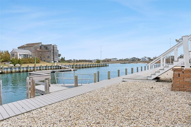 Building Photo - 176 Beach Ln