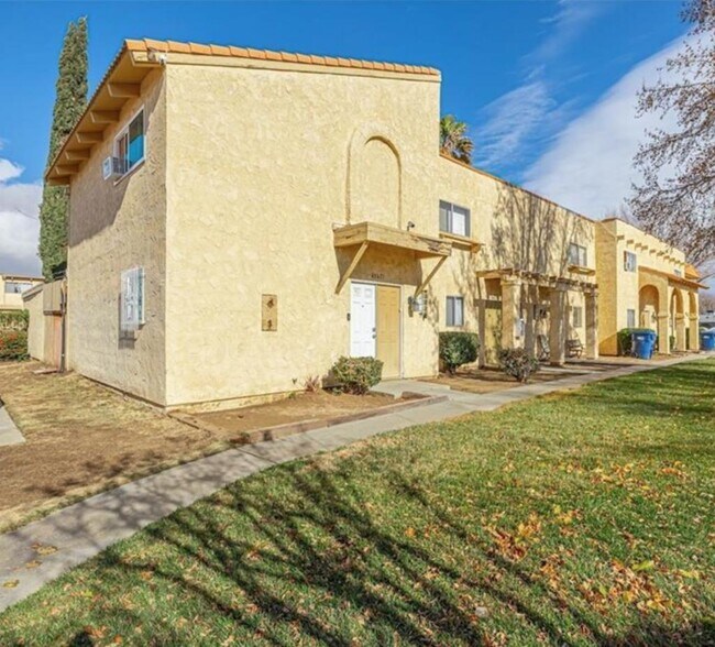 Primary Photo - 43647 Stanridge Ave