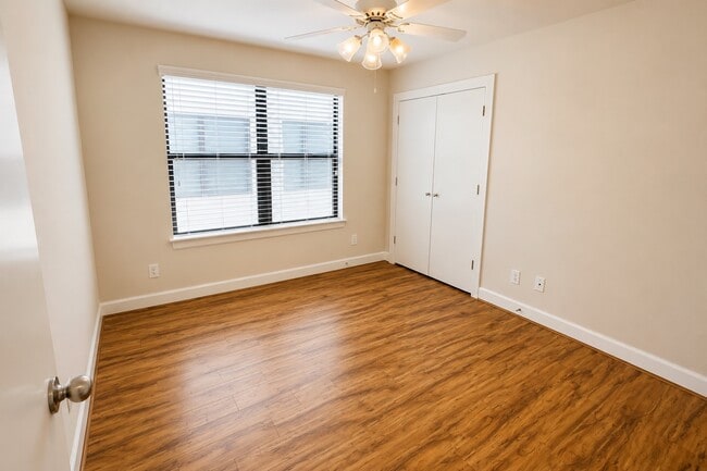 Building Photo - 2710 Hullsmith Dr