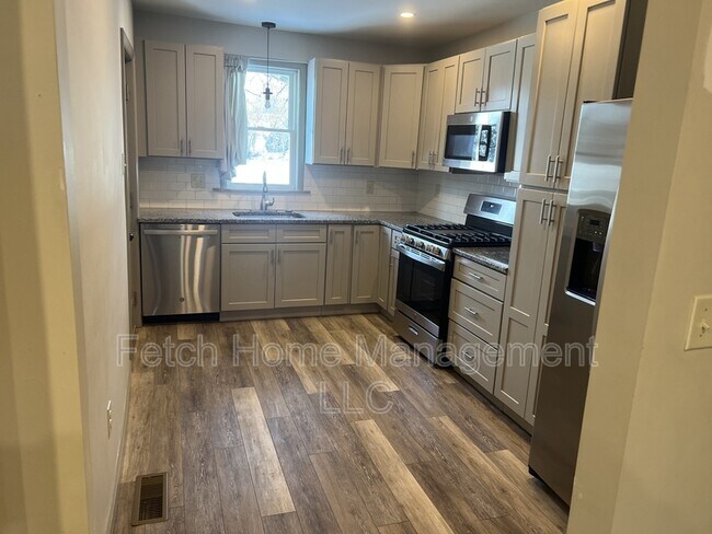 Building Photo - 34 N Lee St