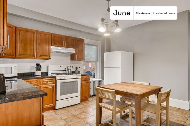Building Photo - Room in Shared 4 bed/2 bath home in Allston