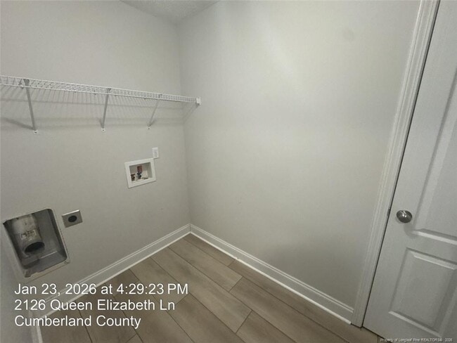 Building Photo - 2126 Queen Elizabeth Ln