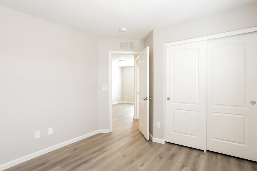 Building Photo - 6388 Kellyville Dr