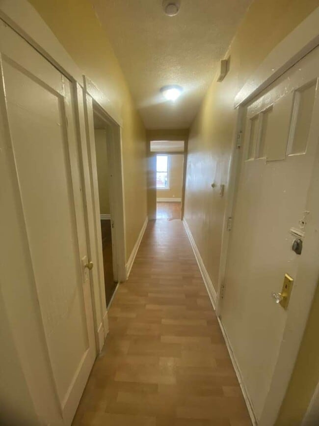 Building Photo - 5952 W Roosevelt Rd