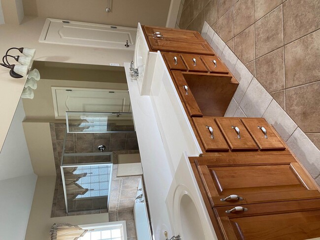 Building Photo - 2209 Talbott Ct