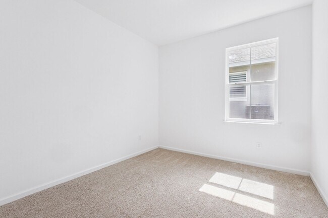 Building Photo - 3712 Watercliff Cir