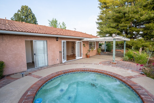 Building Photo - 920 Stewarton Way