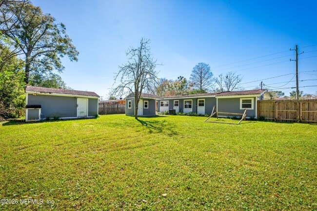 Building Photo - 909 Westgate Dr