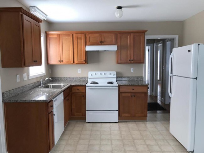 Building Photo - 407 16th Street E