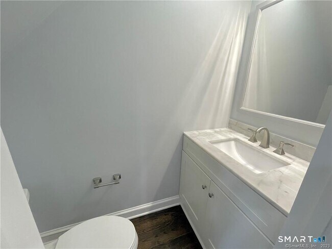 Building Photo - 35 Seaside Ave