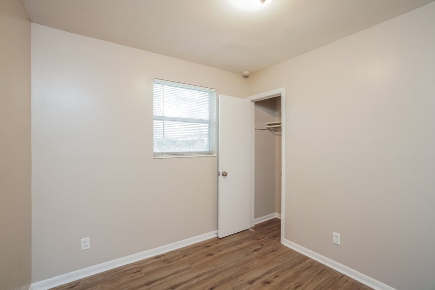 Building Photo - 2085 Hugh Edwards Dr