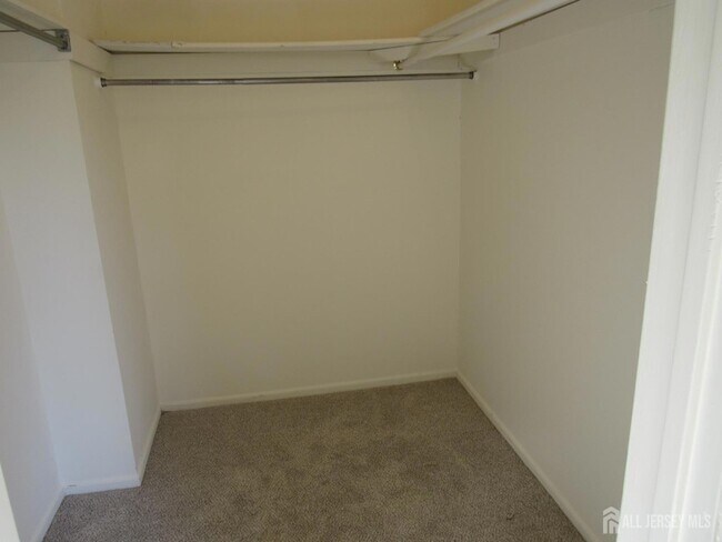 Building Photo - 32 Lafayette Ct