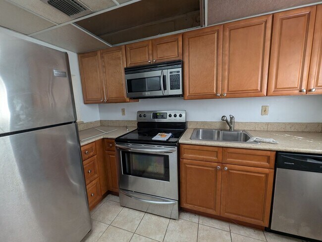 Building Photo - Sparrow 101