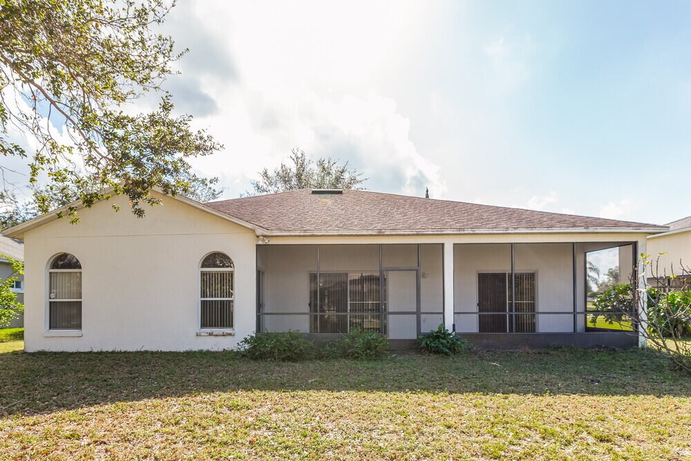Building Photo - 471 Chapelwood Dr