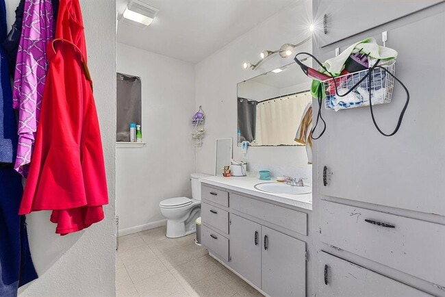 Building Photo - 6911 Cooper Ln