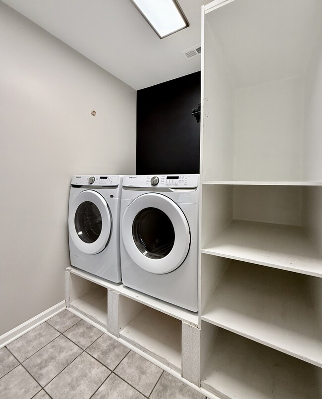 Building Photo - 4604 Miller Dr