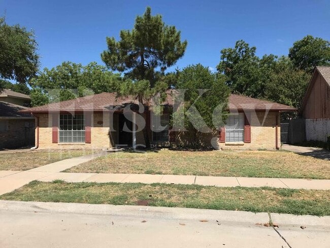 Building Photo - 4026 Cedar Creek Dr