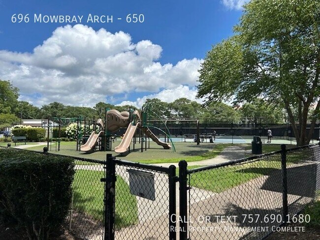 Building Photo - 1 bedroom, 1 bath, 960 SF apartment locate...