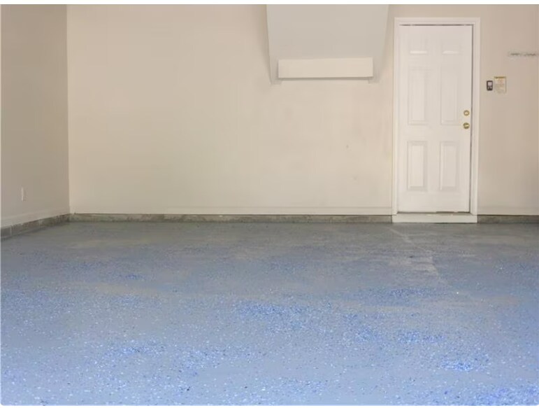 Garage - 12222 Crestwood Ct