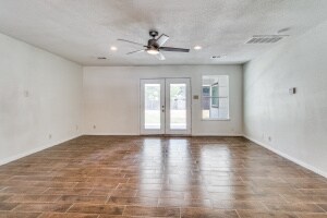 Building Photo - Recently Renovated Home!