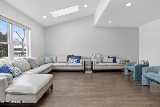 Building Photo - 475 Monmouth Pl