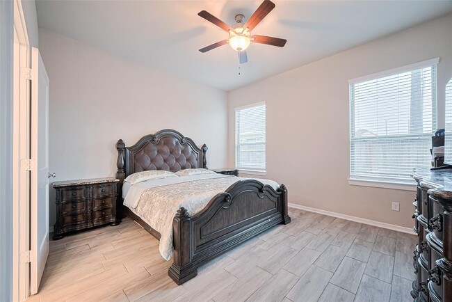 Building Photo - 7031 House Wren Ct