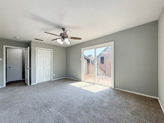 Building Photo - 405 Peninsula Dr