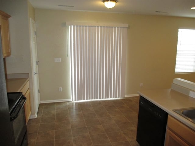 Building Photo - 802 Sunrise Dr