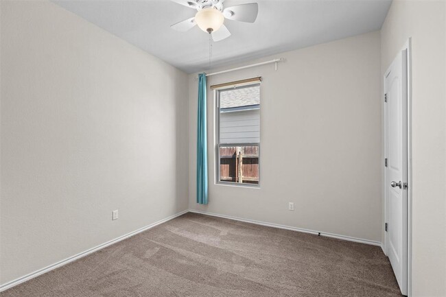Building Photo - 133 Carlina Lp