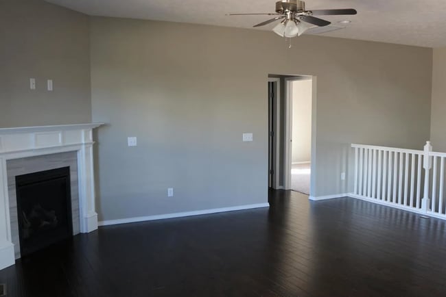 Building Photo - Fenced in 4 bedroom home with Second Living Space