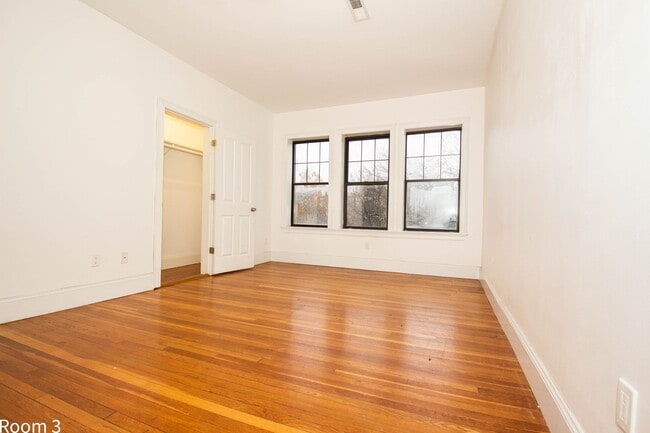 Building Photo - 1588 Beacon St