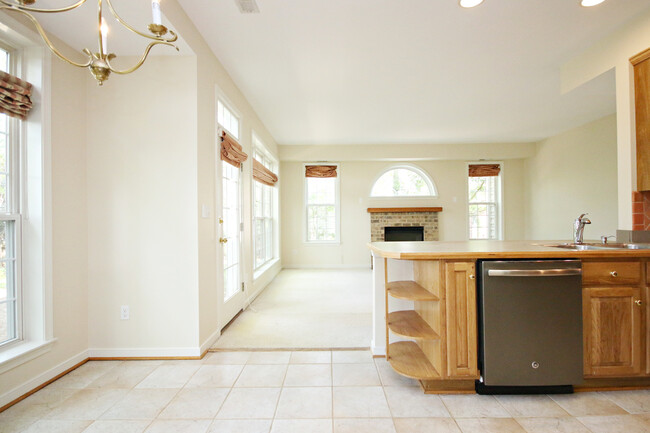 Building Photo - Spacious Foxcroft Home With Fenced Yard