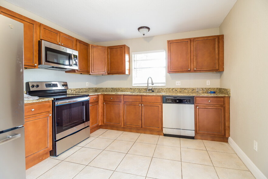 Building Photo - 1264 Rising Sun Blvd