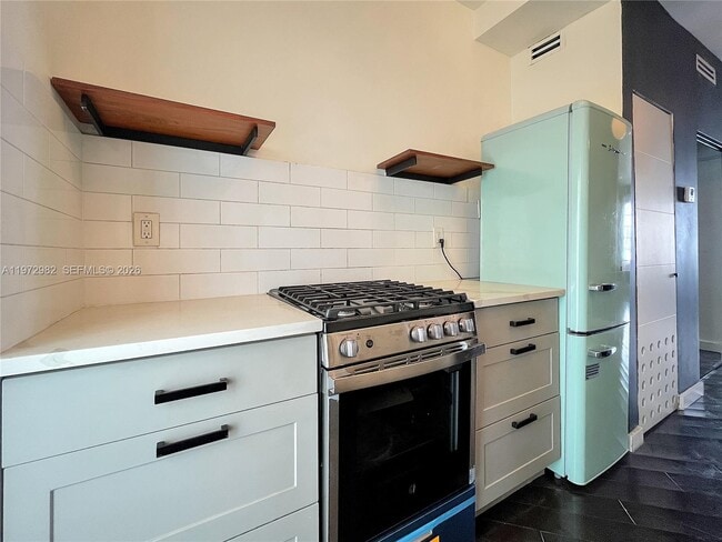 Building Photo - 742 12th St