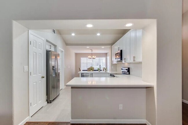 Building Photo - Terrific home in great Gilbert neighborhood!