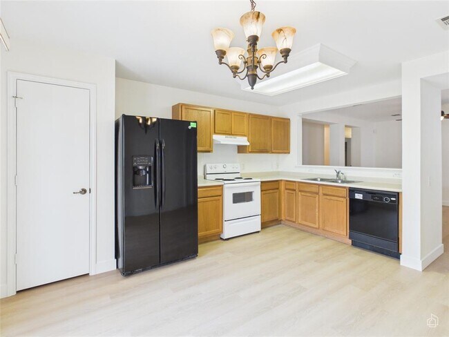 Building Photo - 6824 Walkup Ln