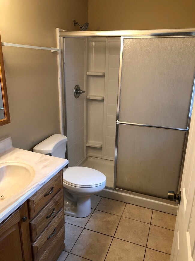 Building Photo - Great Family Home