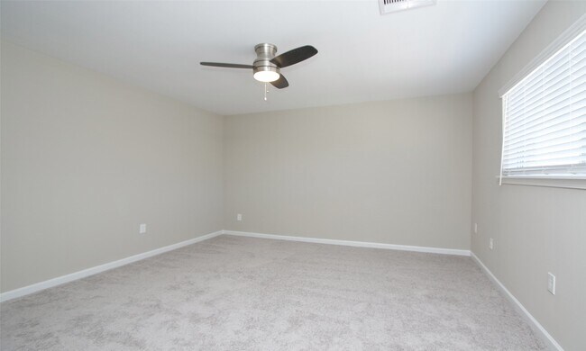 Building Photo - 1547 Airline Dr