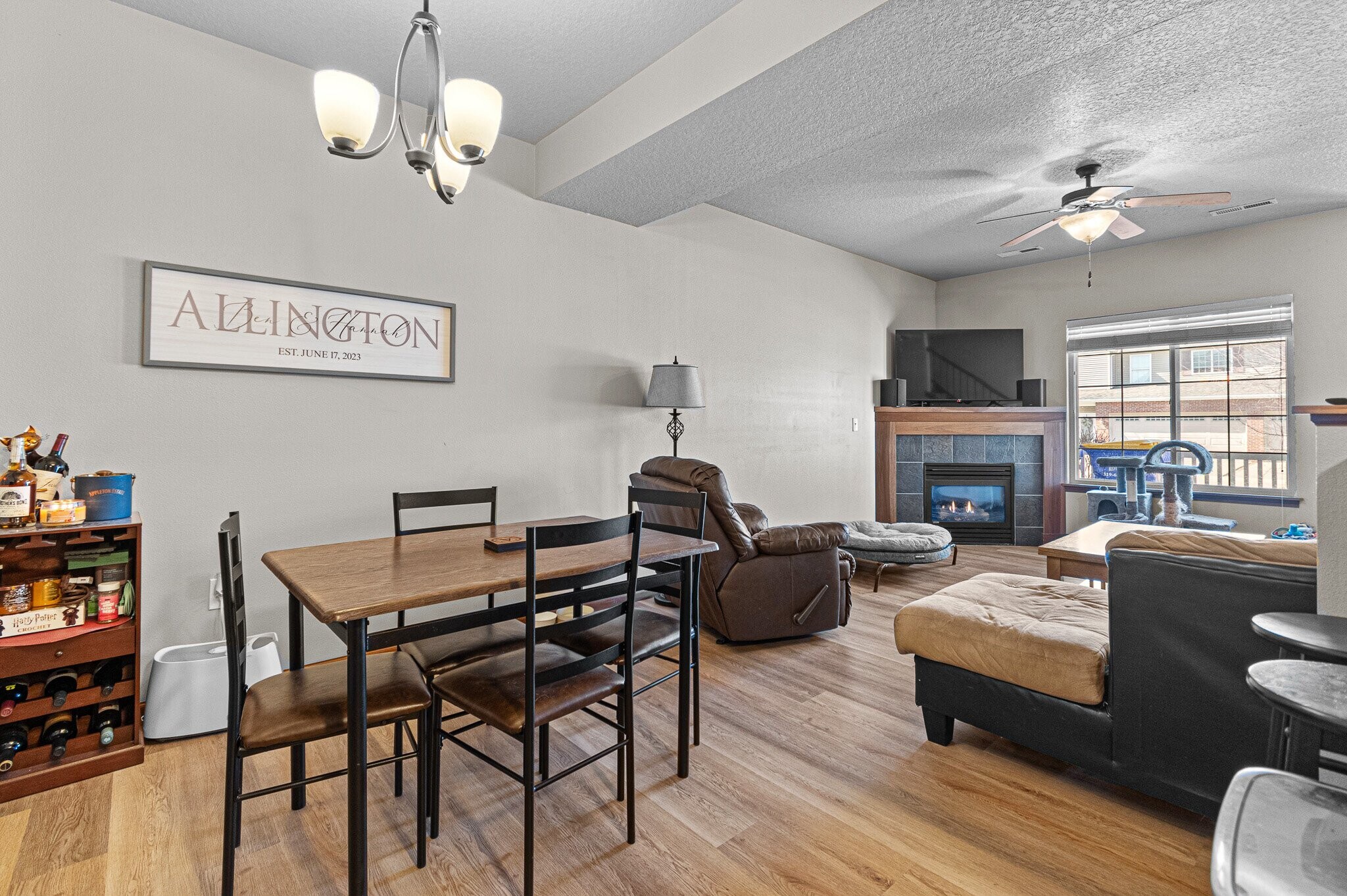 Building Photo - 1556 Burr Dr