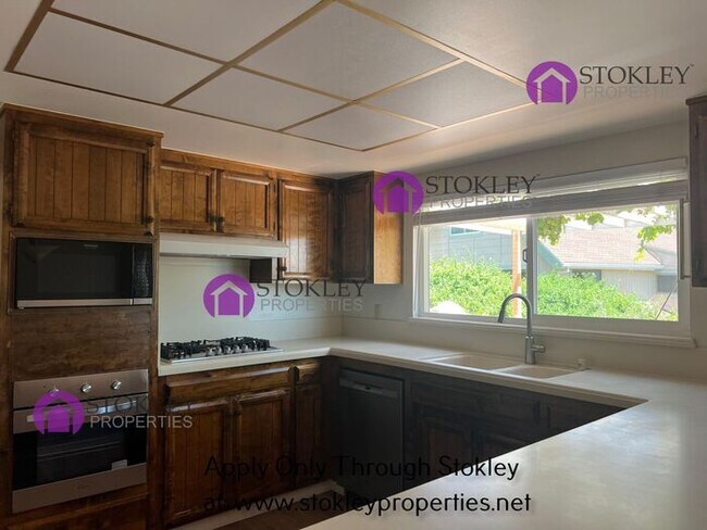 Building Photo - 4045 Rhoda Way