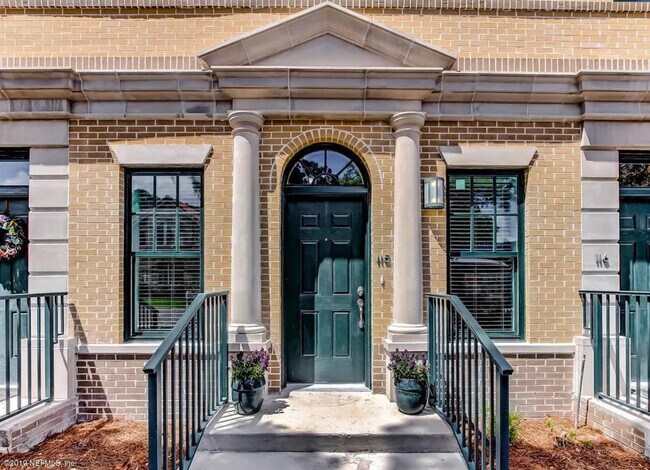 Building Photo - 1661 Riverside Ave