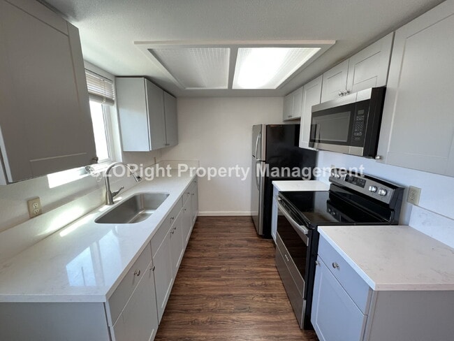 Building Photo - AVAILABLE OCTOBER - Paso Robles Apartment - 2 Bedroom 2 Bathroom