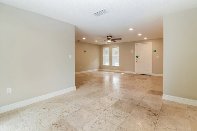 Building Photo - 4102 N Bay Hills Blvd
