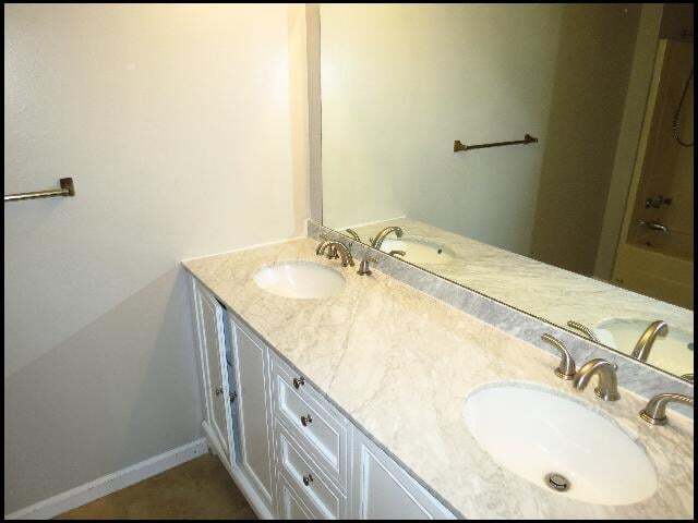 Building Photo - 9803 Pinnacle Valley Rd