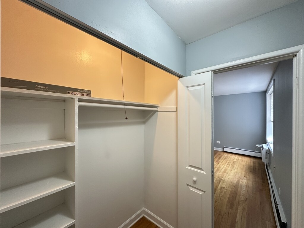 Building Photo - 1515 W Morse Ave