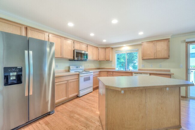 Building Photo - 14736 SE 185th Pl
